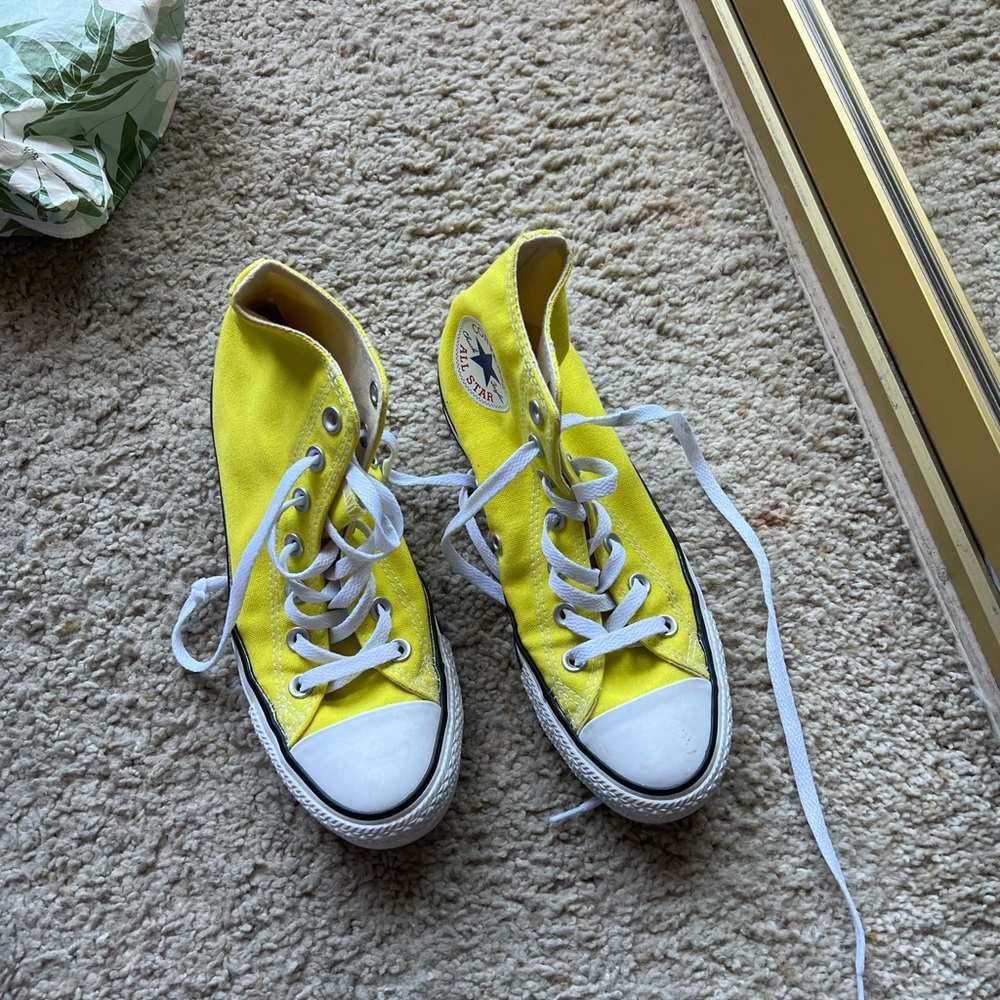 Size 7 Yellow High Top Converse